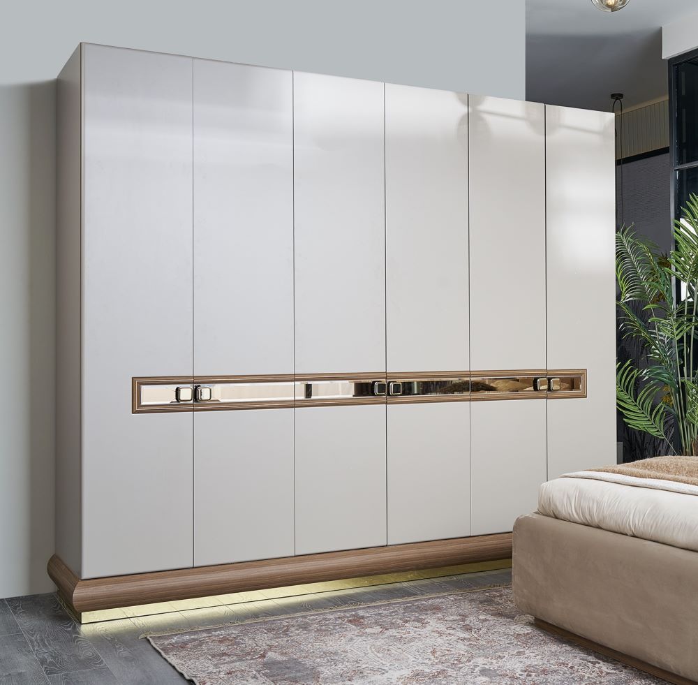 KUMSAL WARDROBE
